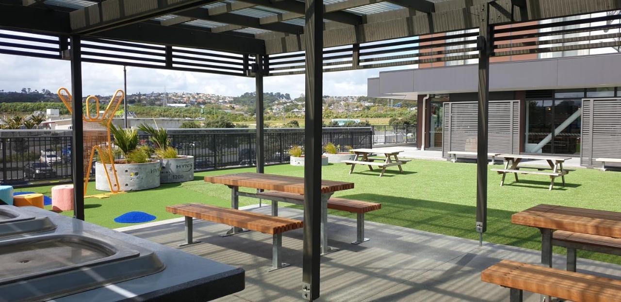 Ramada Suites By Wyndham Auckland Manukau Pacfic Centre Exterior foto